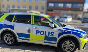 Narkotikapåverkad man med kniv greps av polis i Centrala Norrtälje