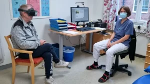 VR-teknik förändrar rehabiliteringen för nackskadade patienter på Norrtälje sjukhus