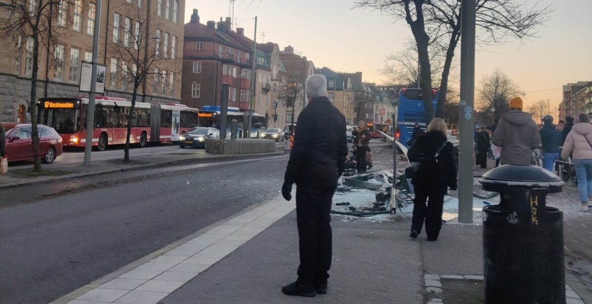 Föraren är gripen efter dödsolycka