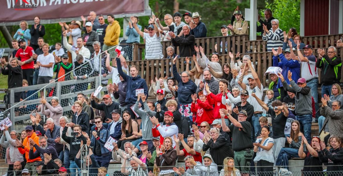 Full läktare på speedwaymatch.